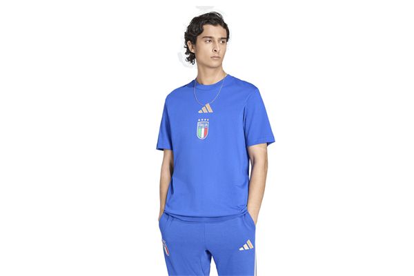 T-shirt Adidas grafica con il DNA dell'Italia ADIDAS | Abbigliamento Squadre Calcio | JZ2067-