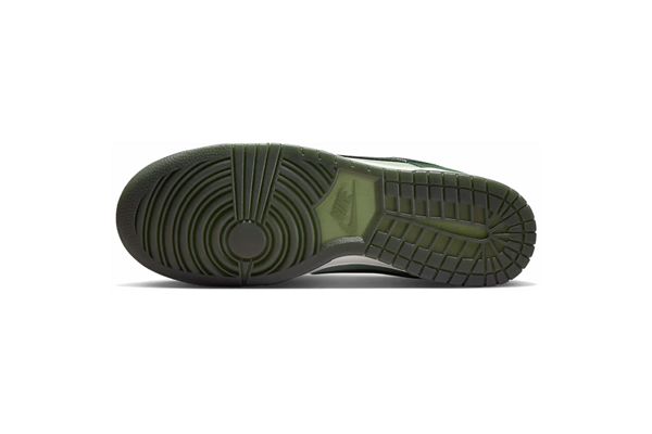 Nike Dunk Low Retro SE NIKE | Sneakers | IB6399301